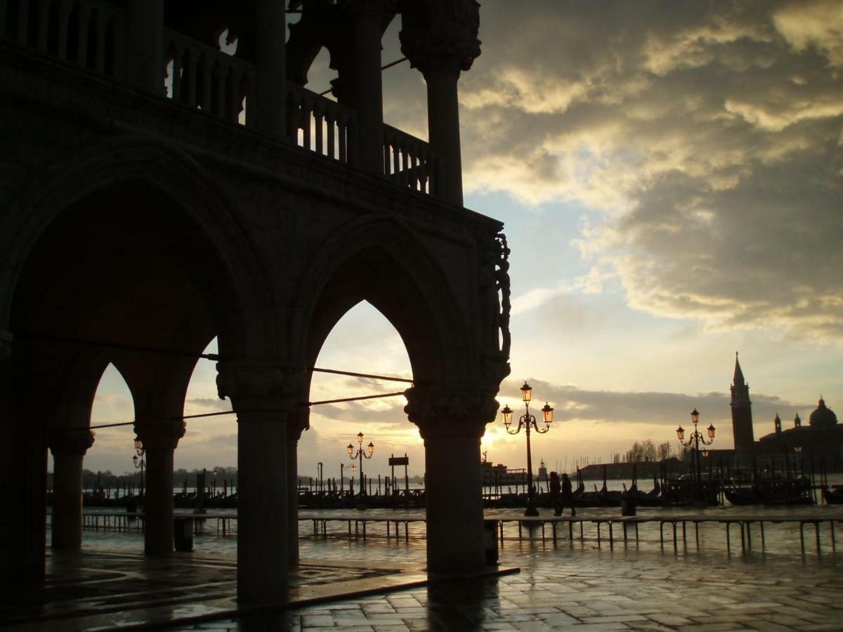 Essence Of * Venezia